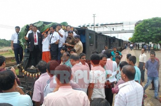 Changing face of Indian Railways under Modi Govt : meeting passengers' demands, E-tickets, Railways insurance scheme get overwhelming response